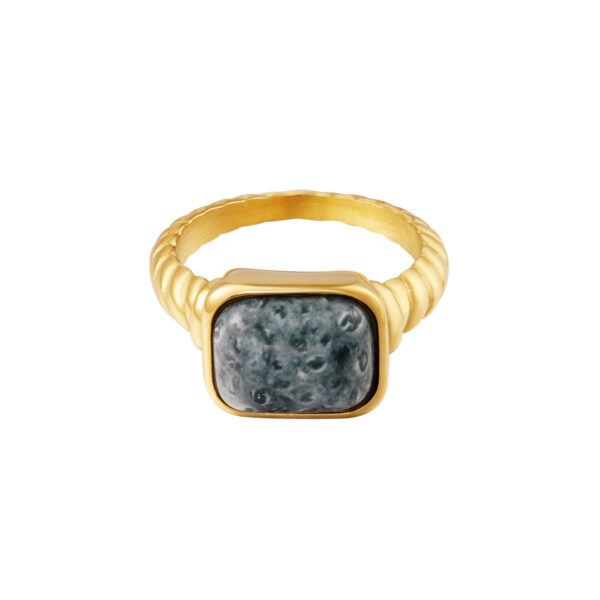green stone ring gold